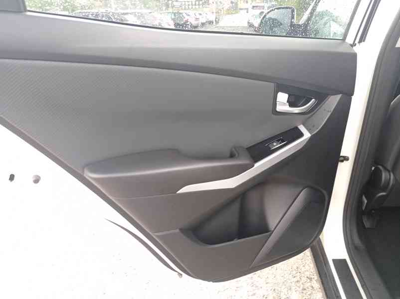 SsangYong Korando 2.0i e-XGi LPG/1MAJ/VYHŘEV - foto 13