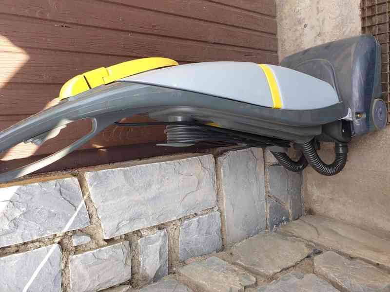 Podlahový mycí stroj LAVOR SPRINTER - foto 2