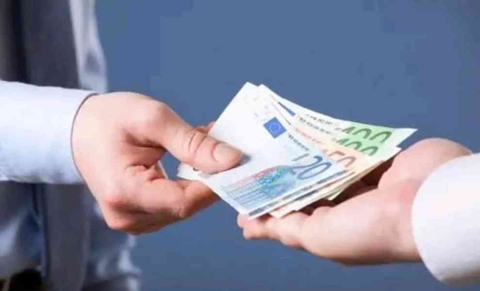 PŮJČKY / FINANCOVÁNÍ / ÚSPORY, INVESTICE - foto 2