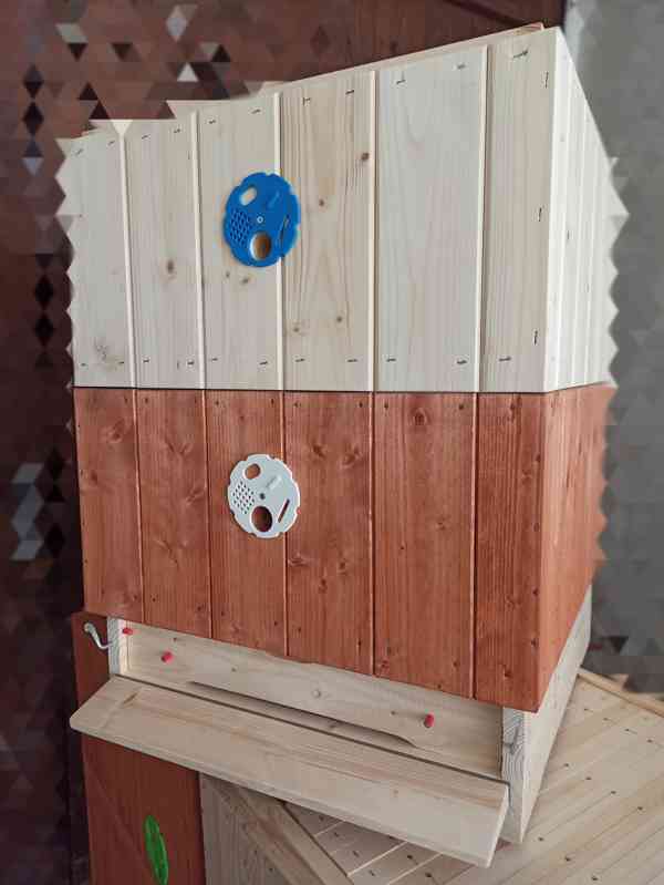 Včelí úl, dno, nástavky, víka, rámky 39x24