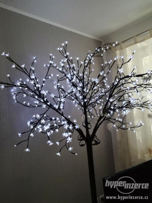 Svítící led strom do exteriéru i interiéru - foto 1