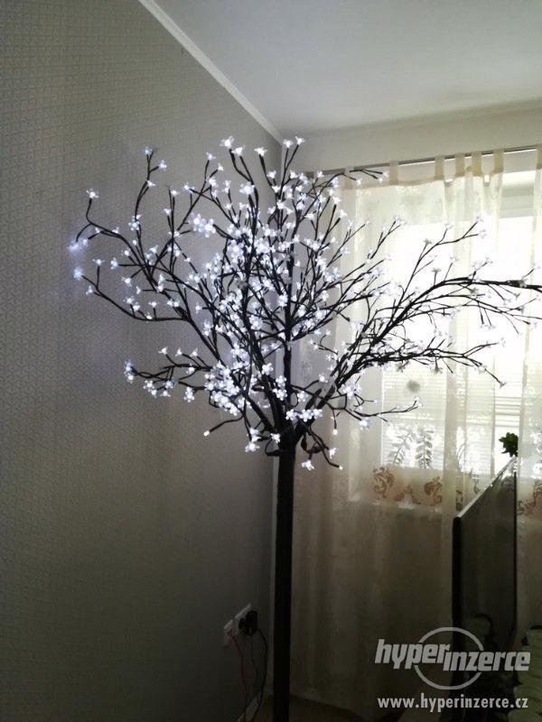 Svítící led strom do exteriéru i interiéru - foto 2