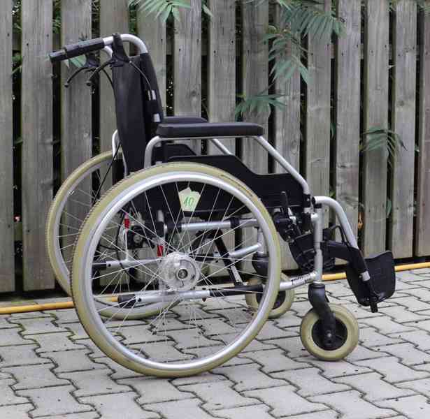 010- Mechanický invalidní vozík Meyra.  - foto 1