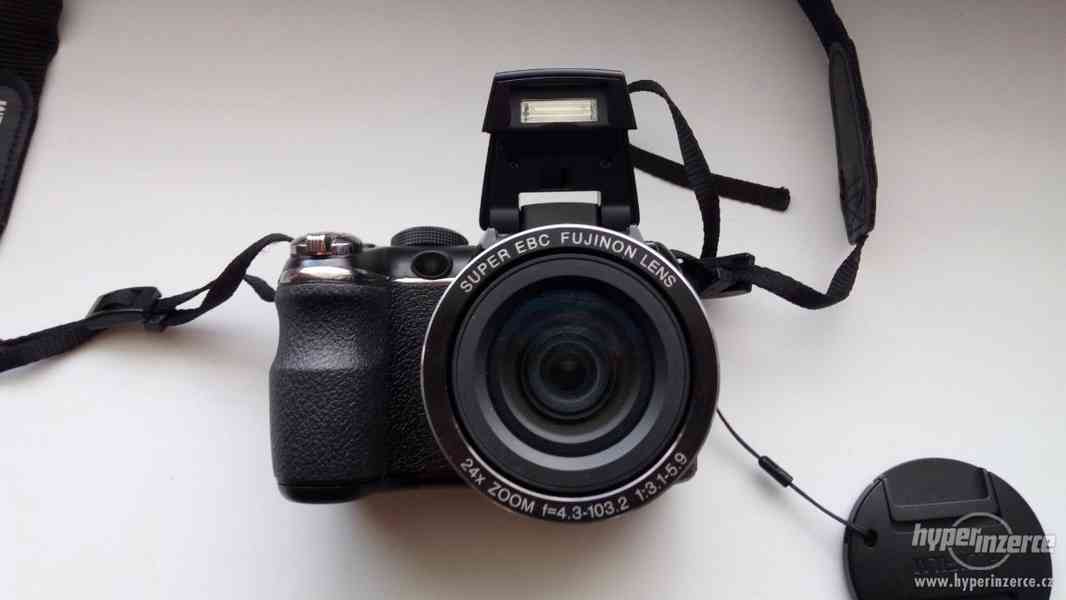 Digitální fotoaparát Fujifilm FinePix S4200 - foto 1