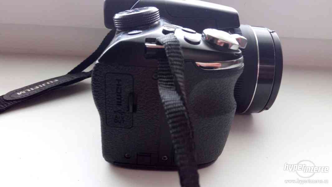 Digitální fotoaparát Fujifilm FinePix S4200 - foto 4