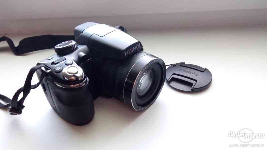 Digitální fotoaparát Fujifilm FinePix S4200 - foto 6
