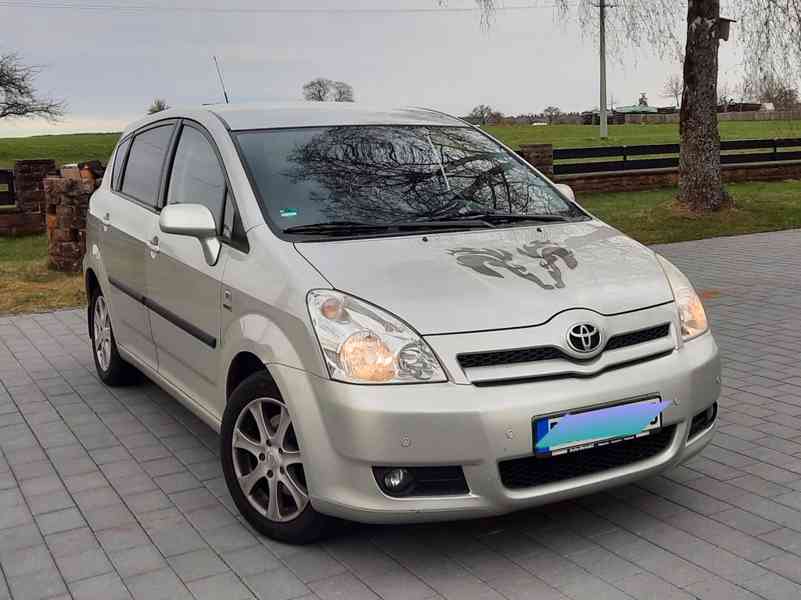 Toyota Corolla Verso 1.8 VVT-i Executive benzín 95kw - foto 1