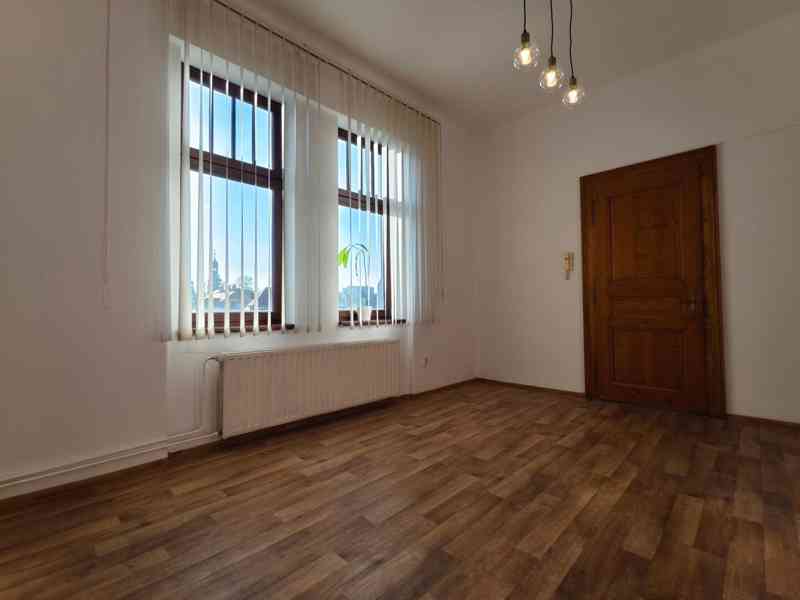 Pronájem 4+1, 125m2 (park.,zahr.)(Staré Město, nám. Štef.)  - foto 2