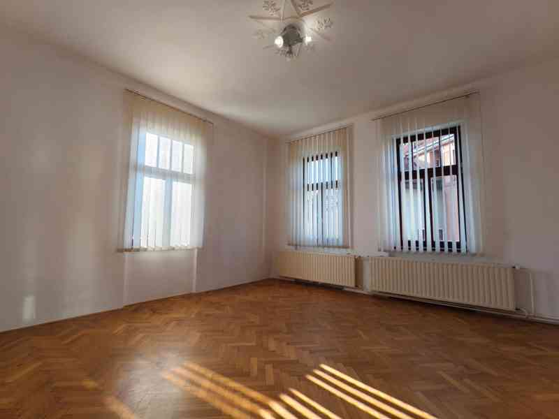 Pronájem 4+1, 125m2 (park.,zahr.)(Staré Město, nám. Štef.)  - foto 5