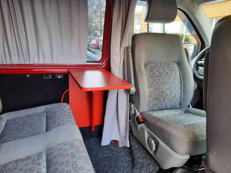 Volkswagen Transporter 1,9   T5 s přestavbou na kempování - foto 18