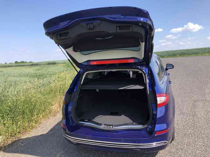 Ford Mondeo V. 2,0 TDCi 110KW Navigace, parkov. as. - foto 10