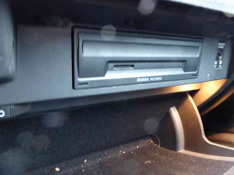 Škoda Superb Combi Style Plus 2,0 TDI 140 kW DSG - foto 32