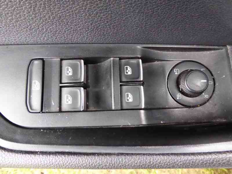 Škoda Superb Combi Style Plus 2,0 TDI 140 kW DSG - foto 17