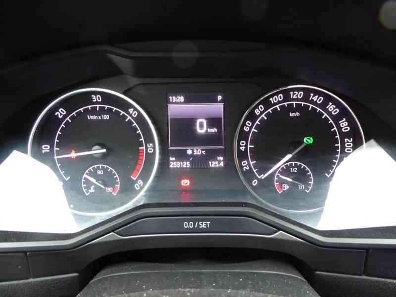 Škoda Superb Combi Style Plus 2,0 TDI 140 kW DSG - foto 23