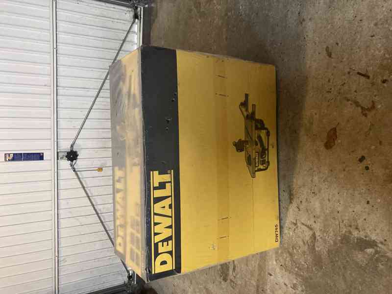 NOVÁ STOLNÍ PILA DeWALT DW745 S POJÍZDNÝM PODSTAVCEM - foto 2
