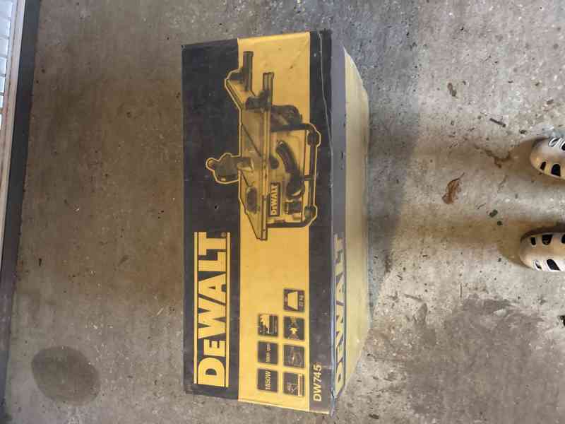 NOVÁ STOLNÍ PILA DeWALT DW745 S POJÍZDNÝM PODSTAVCEM - foto 3
