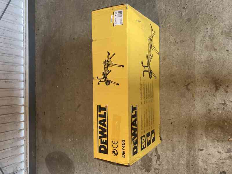 NOVÁ STOLNÍ PILA DeWALT DW745 S POJÍZDNÝM PODSTAVCEM - foto 8