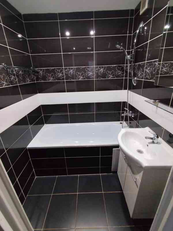 Podnájem bytu 3+1 v DV v ulici Česká - foto 7