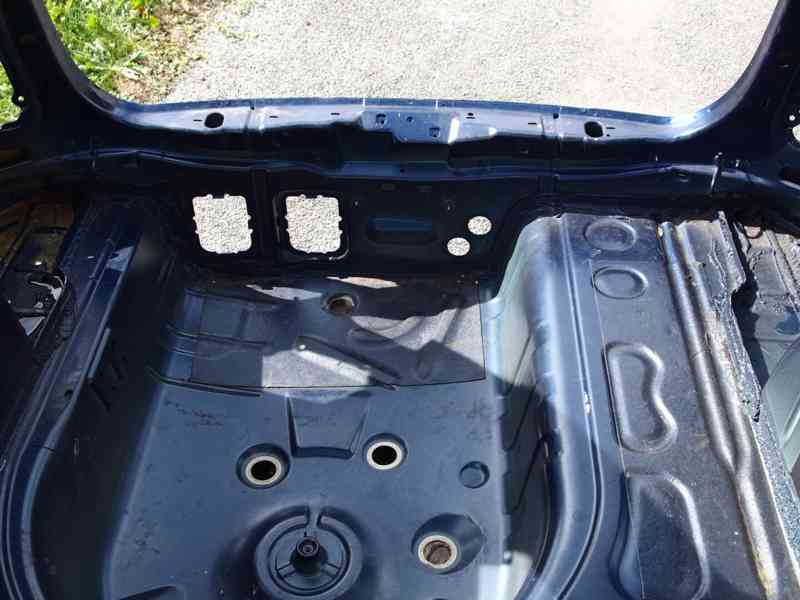 Levý zadní blatník Škoda Fabia I combi - foto 17