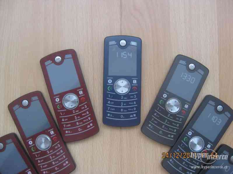 Motorola MOTOFONE F3 (telef. vážící 69gramů) od 10,-Kč - foto 2