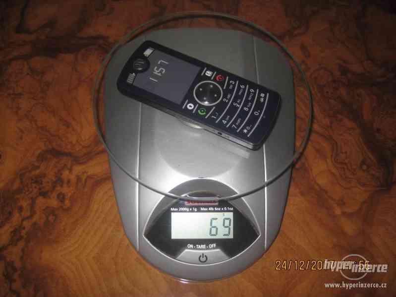 Motorola MOTOFONE F3 (telef. vážící 69gramů) od 10,-Kč - foto 3