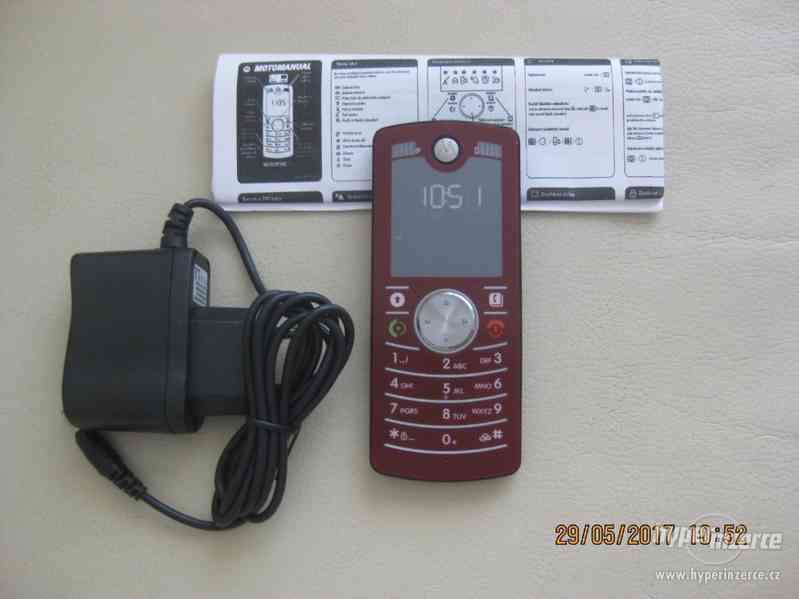 Motorola MOTOFONE F3 (telef. vážící 69gramů) od 10,-Kč - foto 8