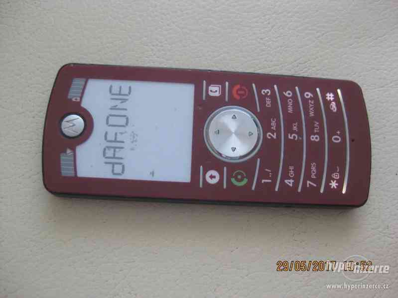Motorola MOTOFONE F3 (telef. vážící 69gramů) od 10,-Kč - foto 9