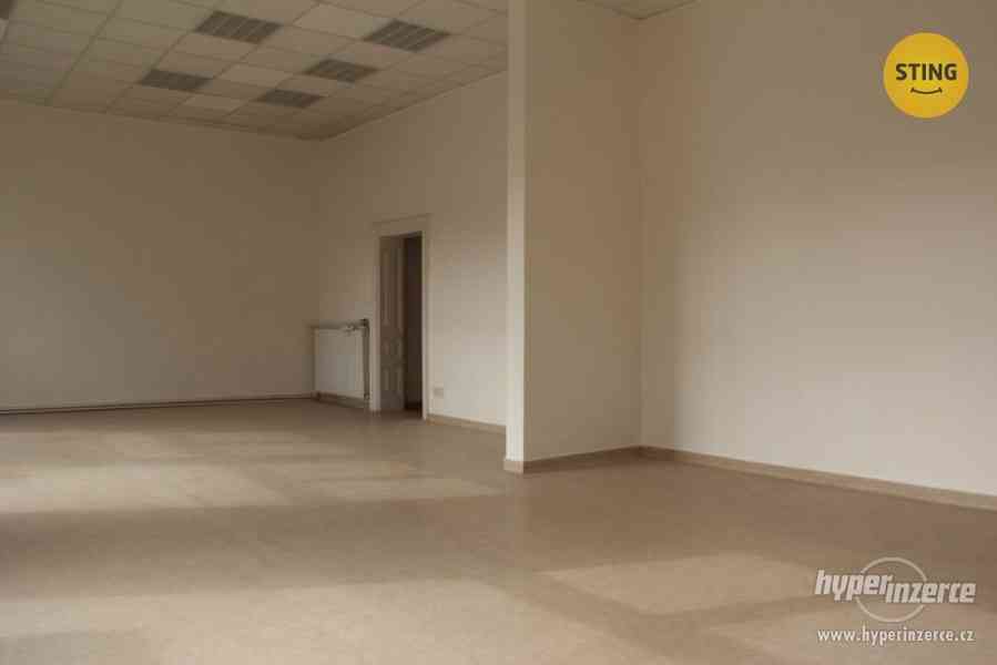 Pronájem obchodního prostoru v centru Hodonína, 90 m2 - foto 3