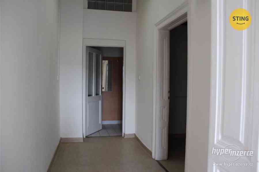 Pronájem obchodního prostoru v centru Hodonína, 90 m2 - foto 4