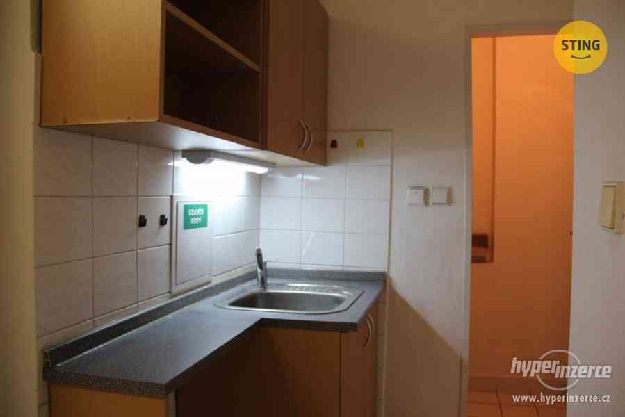 Pronájem obchodního prostoru v centru Hodonína, 90 m2 - foto 5