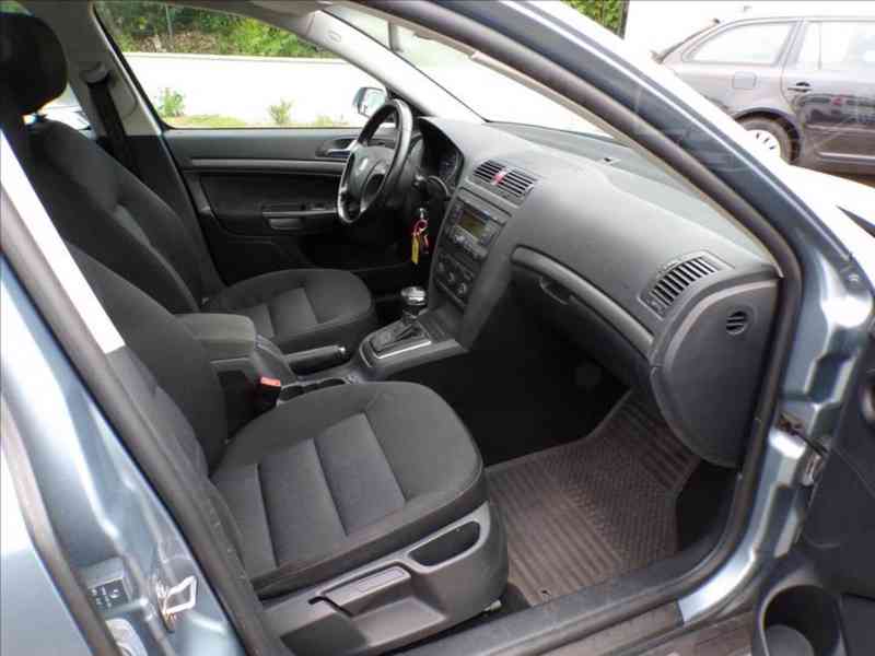 Škoda Octavia 2,0 TDI DSG - foto 12