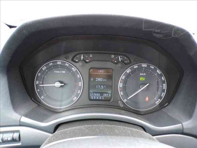 Škoda Octavia 2,0 TDI DSG - foto 6