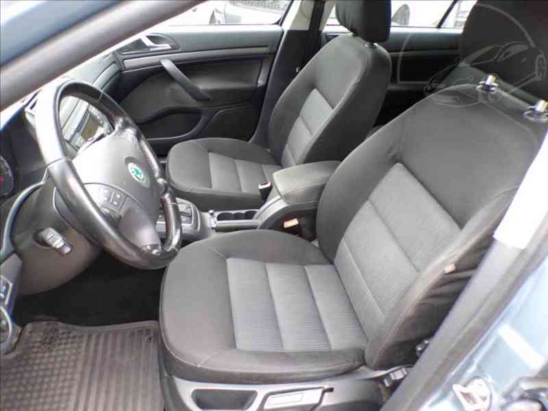 Škoda Octavia 2,0 TDI DSG - foto 8