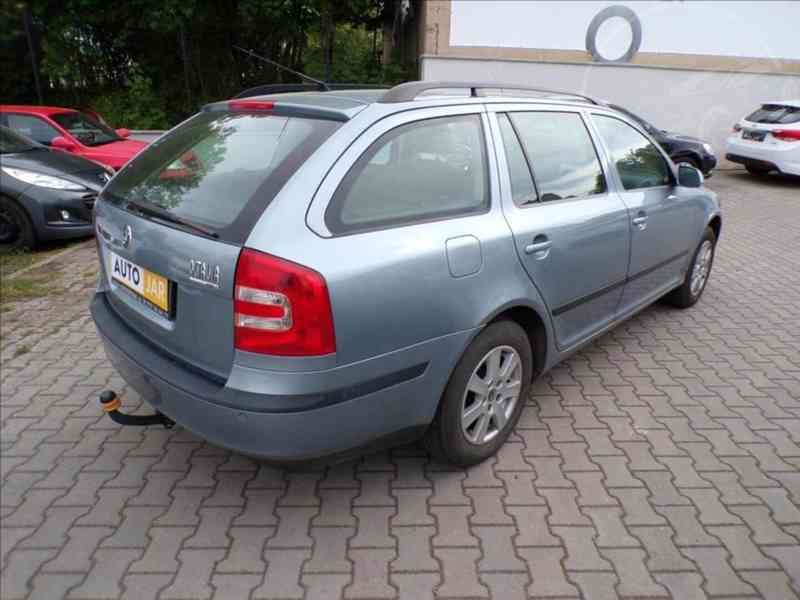 Škoda Octavia 2,0 TDI DSG - foto 4