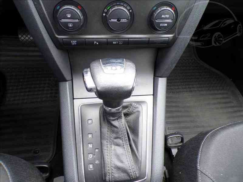 Škoda Octavia 2,0 TDI DSG - foto 7