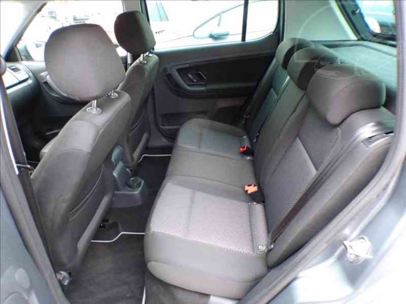 Škoda Fabia 1,2 TSI SCOUT - foto 8