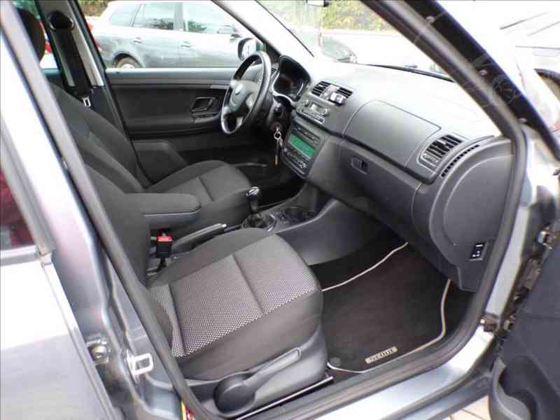 Škoda Fabia 1,2 TSI SCOUT - foto 11