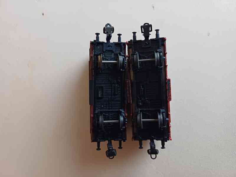 Kryté vozy na přepravu zvířat.  TT - foto 3