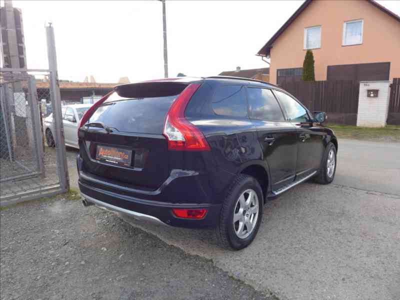 Volvo XC60 2,0 D4-120KW 5TI VÁLEC, 1.MAJ - foto 3