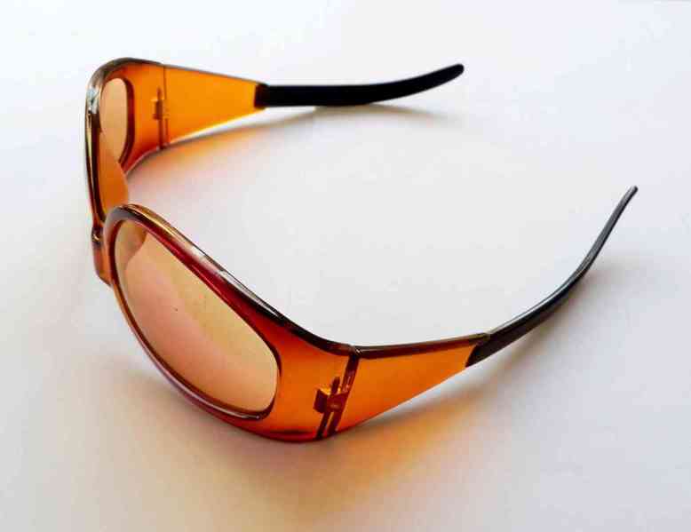 Troje kvalitní sluneční brýle, viz fotografie - foto 8