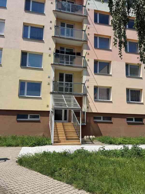 Jaroměř - byt 2+1 v osobním vlastnictví s lodžií - foto 3