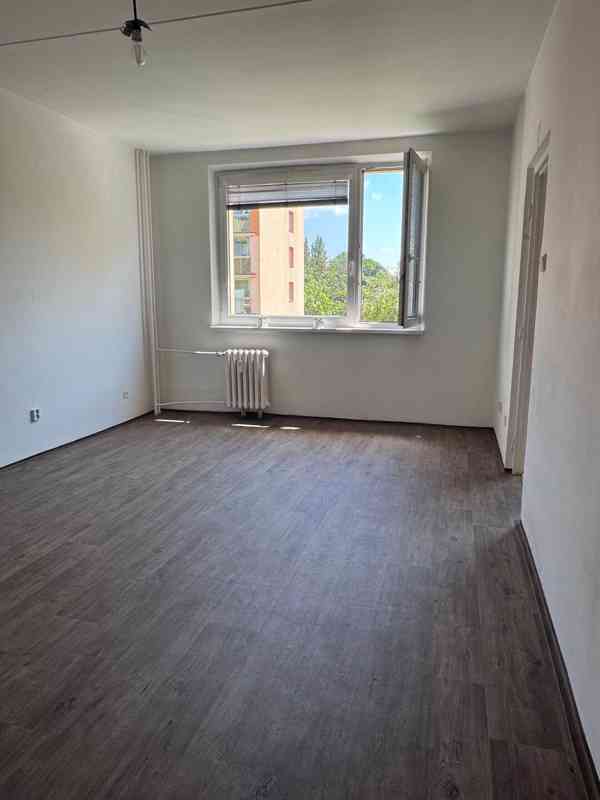 Jaroměř - byt 2+1 v osobním vlastnictví s lodžií - foto 4