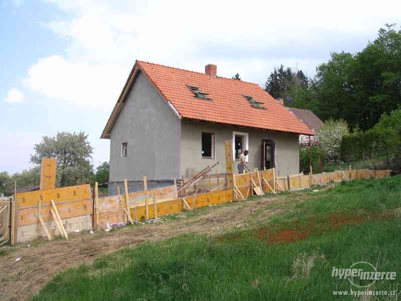 Rozestavěný dům s pozemkem! - foto 3