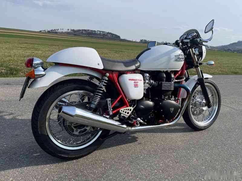 Triumph Thruxton 900 - foto 2