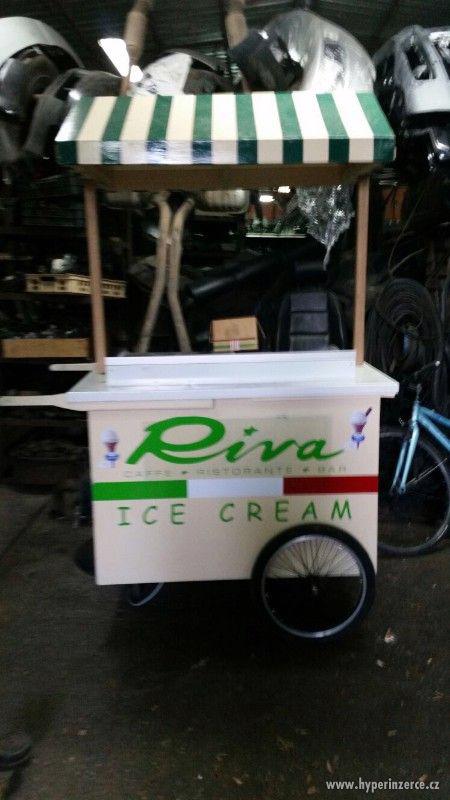 Zmrzlinový stánek na kolečkách/ vozík, se stříškou - foto 1