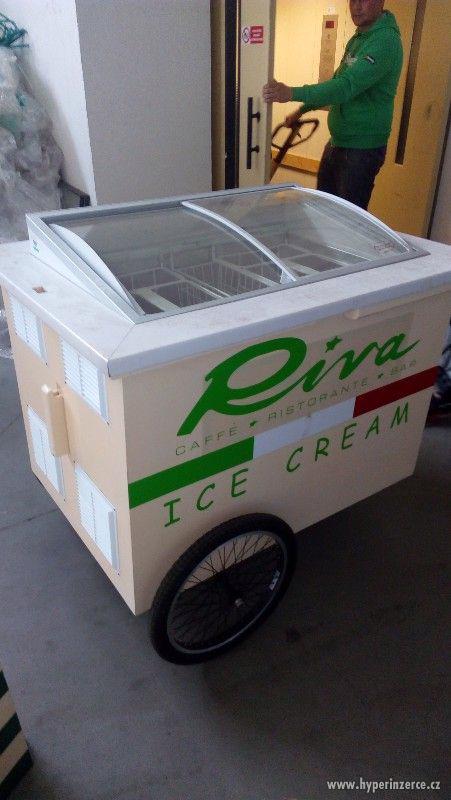 Zmrzlinový stánek na kolečkách/ vozík, se stříškou - foto 4