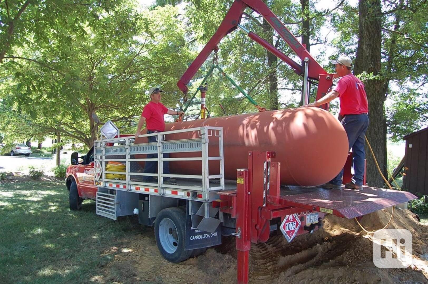 Kvalitní propanbutanové nádrže v perfektním stavu. - foto 1