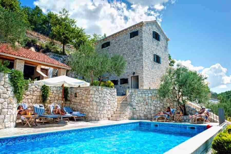 Ubytování v luxusních apartmánech - foto 10