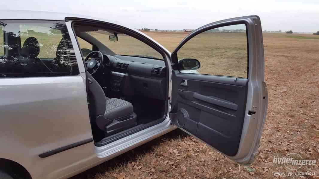Volkswagen Fox 1.4 TDi 51kW,KLIMA,CD,NOVÁ STK,PRVNÍ MAJITEL - foto 14