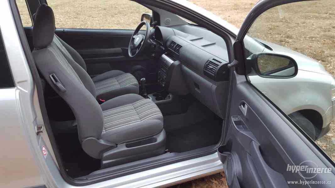 Volkswagen Fox 1.4 TDi 51kW,KLIMA,CD,NOVÁ STK,PRVNÍ MAJITEL - foto 15